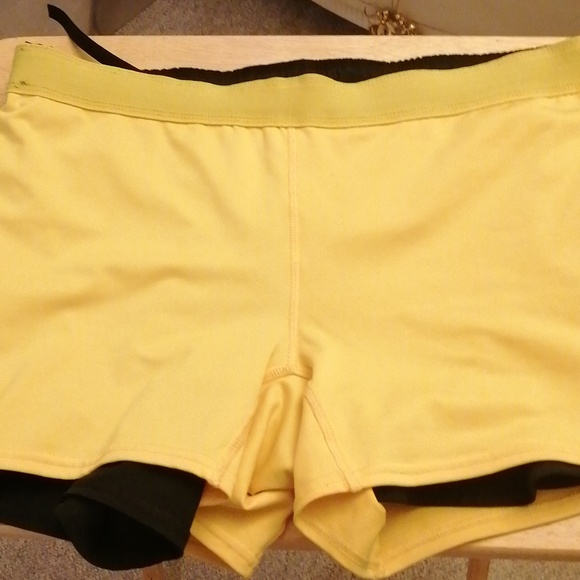 Nike  unisex Dry fit, Just do it slogan ,  black  shorts, yellow shorts size L - Picture 10 of 10